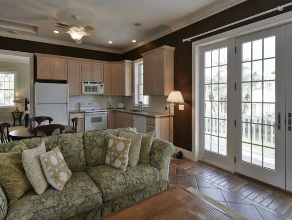 Carriage House costs Extra